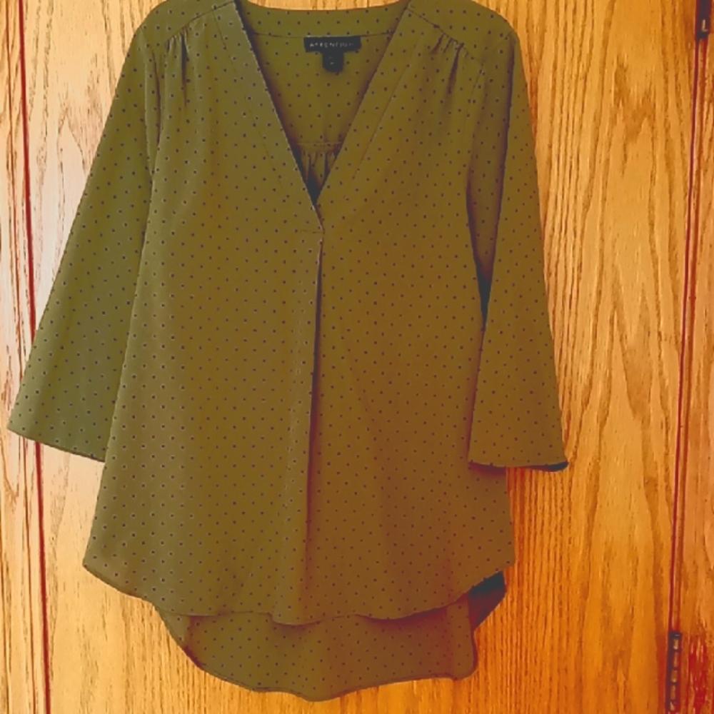 NWT  Women's Blouse